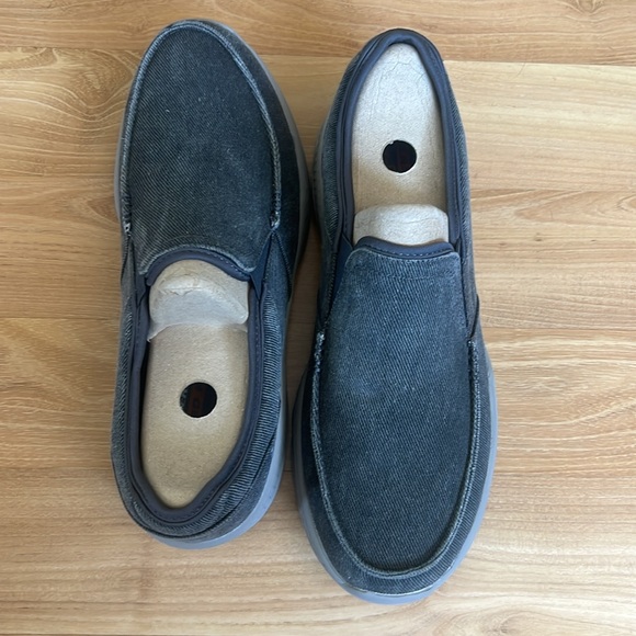 Skechers Men’s Slip-On - Picture 9 of 15
